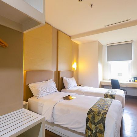 Terraz Tree Hotel Джакарта Экстерьер фото