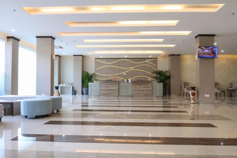 Terraz Tree Hotel Джакарта Экстерьер фото