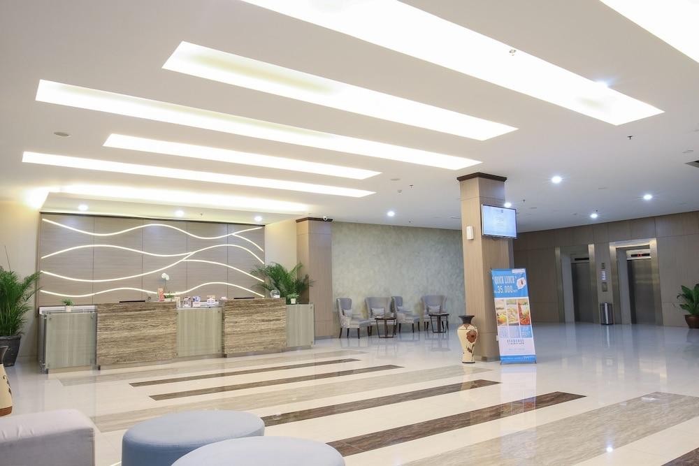 Terraz Tree Hotel Джакарта Экстерьер фото