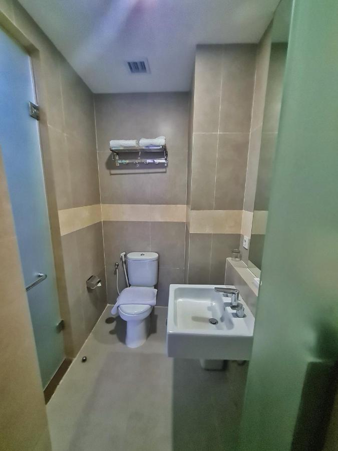 Terraz Tree Hotel Джакарта Экстерьер фото