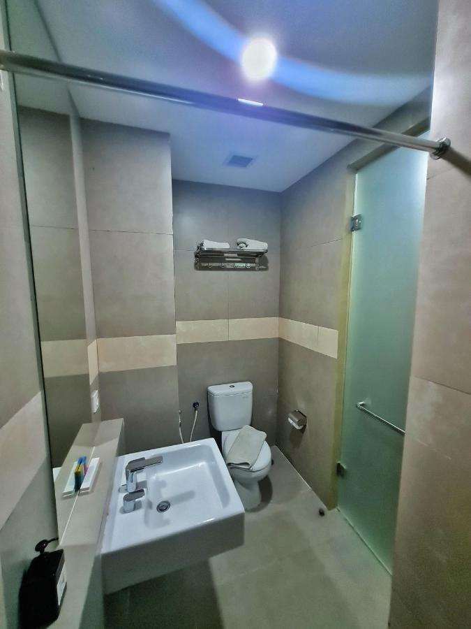 Terraz Tree Hotel Джакарта Экстерьер фото