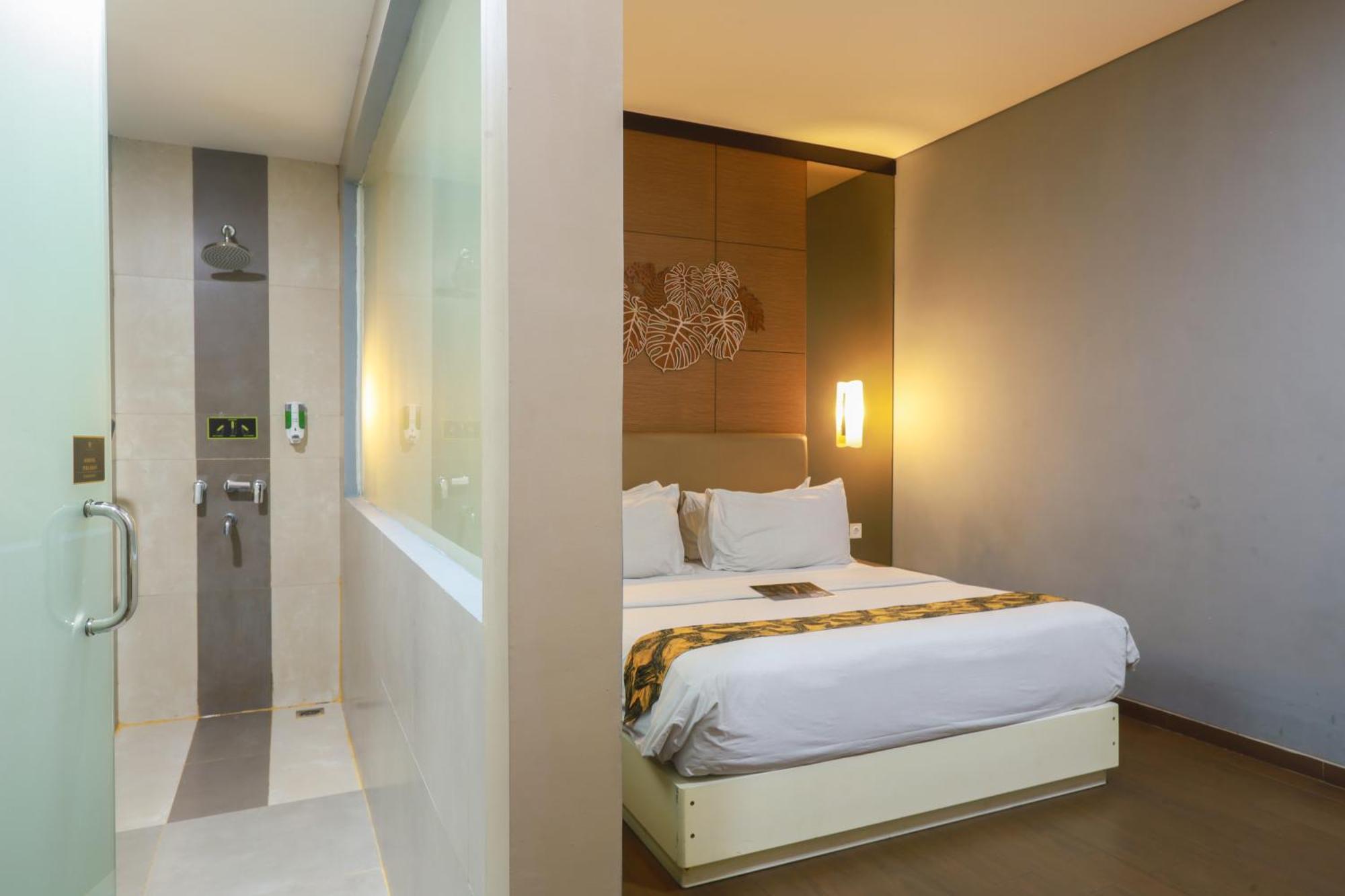 Terraz Tree Hotel Джакарта Экстерьер фото