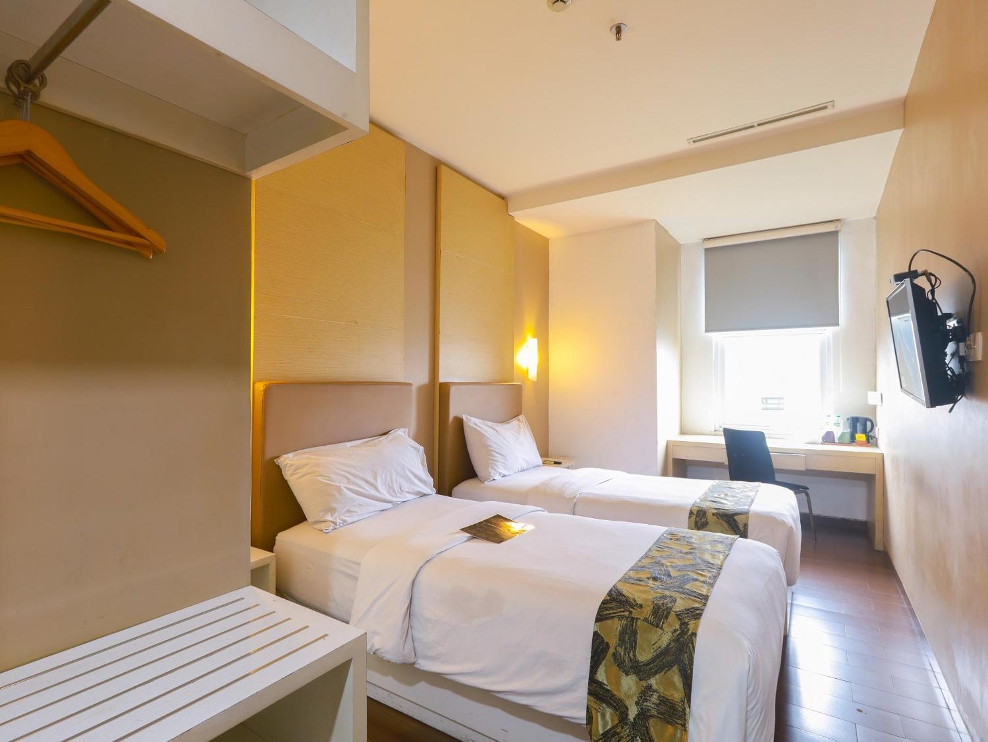 Terraz Tree Hotel Джакарта Экстерьер фото