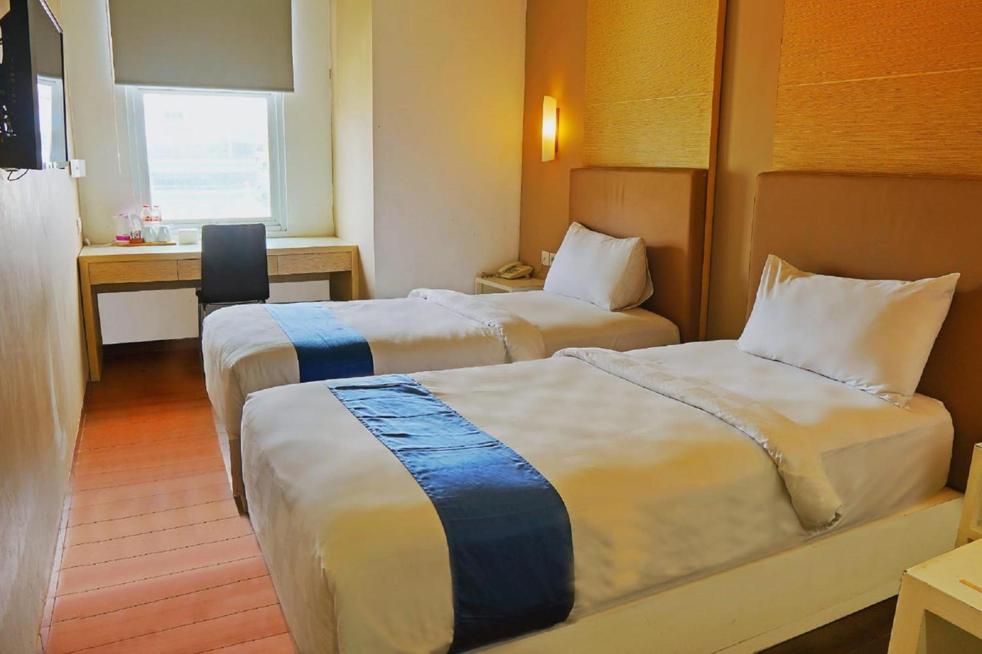 Terraz Tree Hotel Джакарта Экстерьер фото