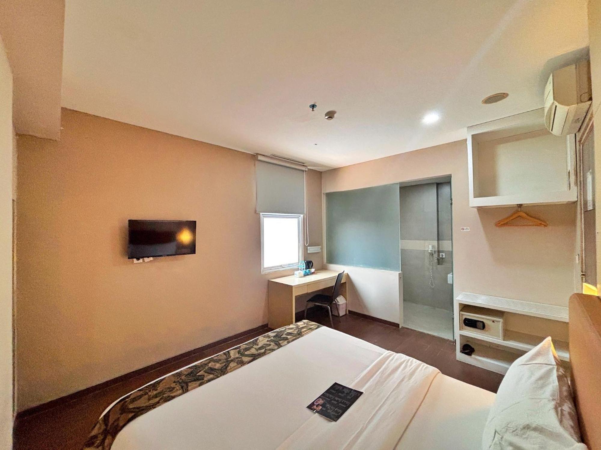Terraz Tree Hotel Джакарта Экстерьер фото