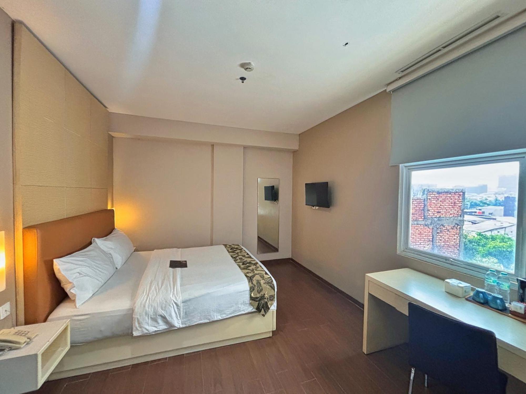 Terraz Tree Hotel Джакарта Экстерьер фото