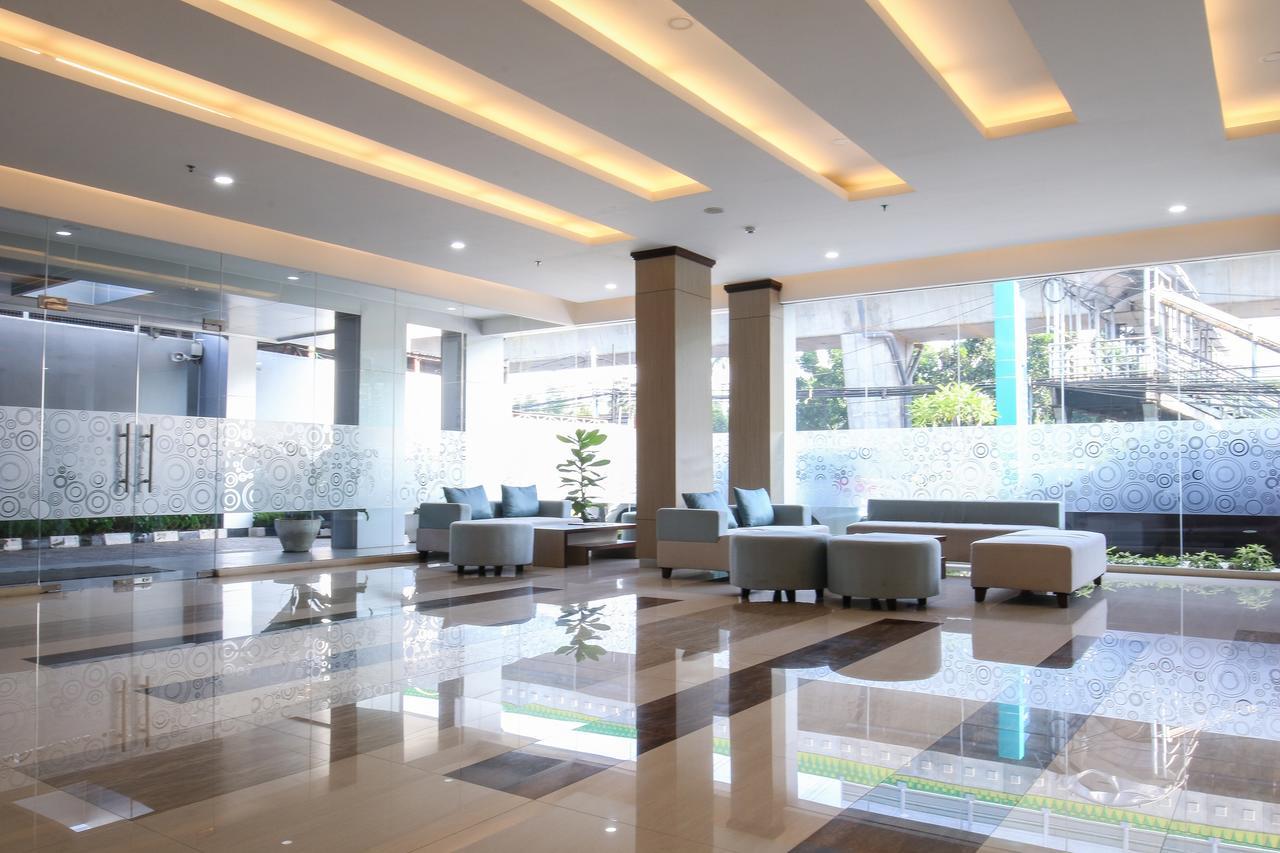 Terraz Tree Hotel Джакарта Экстерьер фото